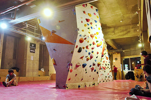ボルダリングジム登攀道場 千葉市 山と溪谷社のクライミング ボルダリング総合サイト Climbing Net クライミングネット