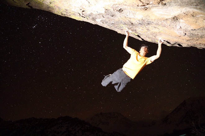 中嶋徹 ビショップの Lucid Dreaming V15 を第4登 山と溪谷社のクライミング ボルダリング総合サイト Climbing Net クライミングネット