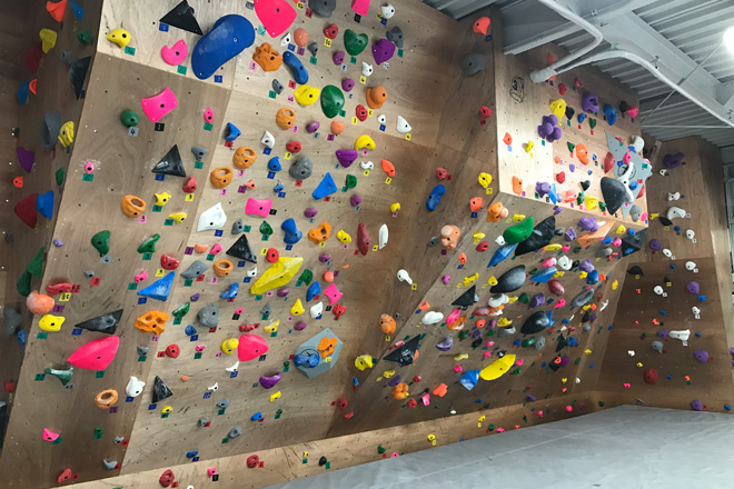 Ever Free Climbing Gym ｴﾊﾞｰﾌﾘｰｸﾗｲﾐﾝｸﾞｼﾞﾑ 新宿区 山と溪谷社のクライミング ボルダリング総合サイト Climbing Net クライミングネット