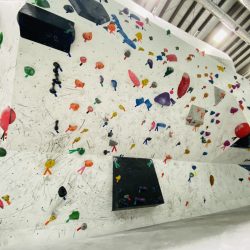 ミズノスポーツプラザ神戸和田岬 [神戸市] | 山と溪谷社のクライミング