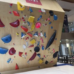 クライミングバム 横浜店 [都筑区] | 山と溪谷社のクライミング