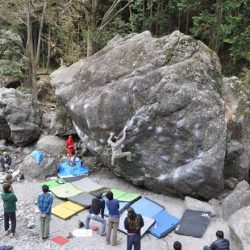 実践編】外岩に行ってみよう！はじめてのアウトドアボルダリング | 山
