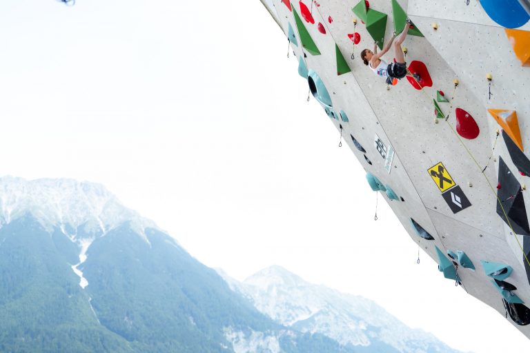 リードワールドカップ第2戦インスブルックヤコブ・シューベルト、ヤーニャ・ガーンブレット優勝森秋彩は僅差で2位 山と溪谷社のクライミング